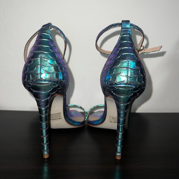 Steve Madden Turquoise Heels - Picture 4 of 5
